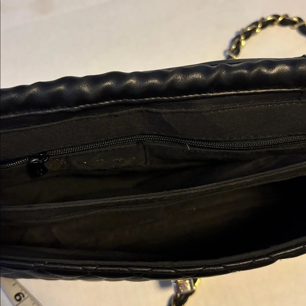 EMPIRE-ORR.INC BRAND BLACK QUILTED FAUX LEATHER CROSSBODY GOLD AND BLACK STRAP
